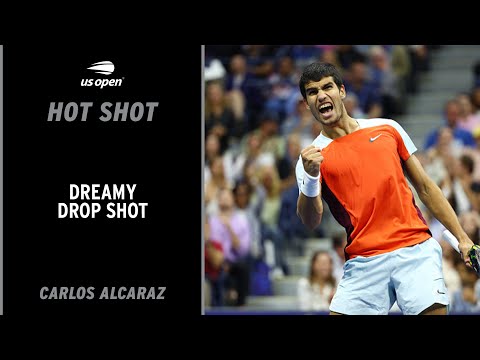 Carlos Alcaraz Hits Sensational Drop Shot | 2022 US Open