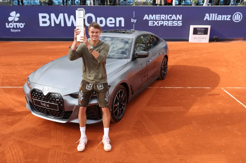 Holger Rune wins second luxurious BMW but still doesn't have a driver's license