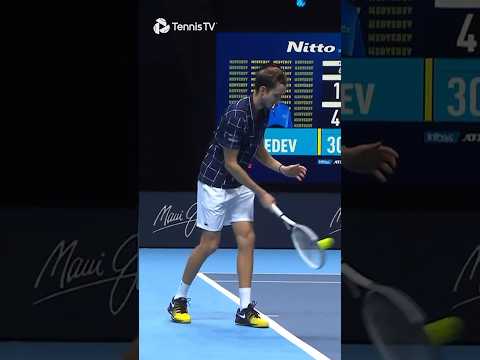 Medvedev Hits An Underarm Serve Against Zverev 👻